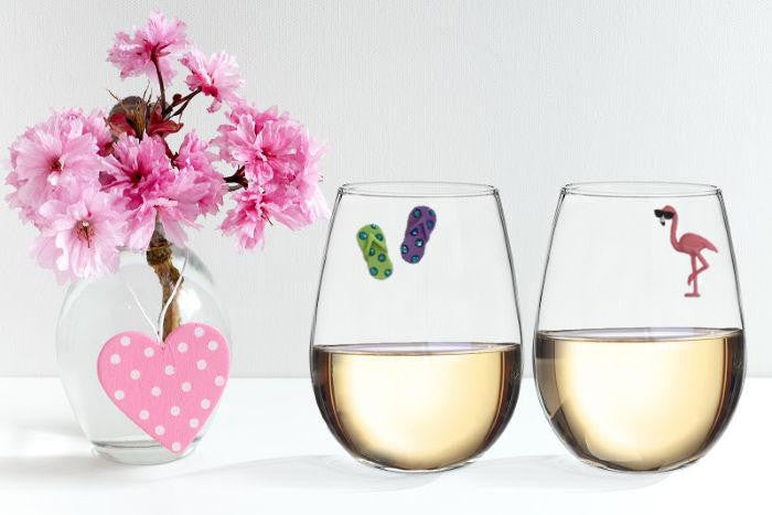 Flamingo Magnetic Wine Charms - set of 7 Tropical Themed Glass Markers